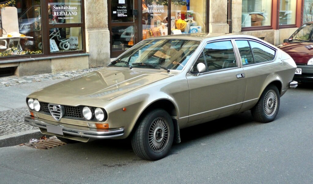 Alfa Romeo Alfetta GT photo