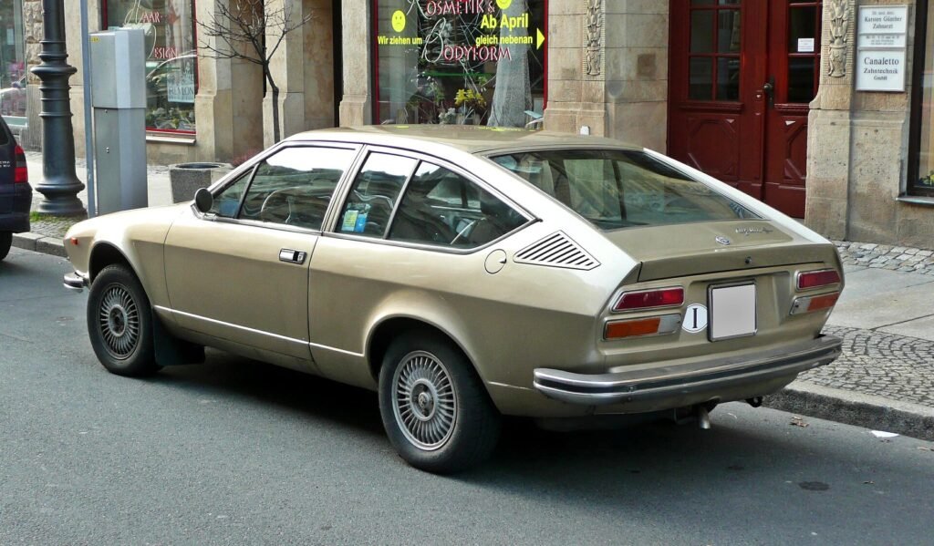 Alfa Romeo Alfetta GT photo