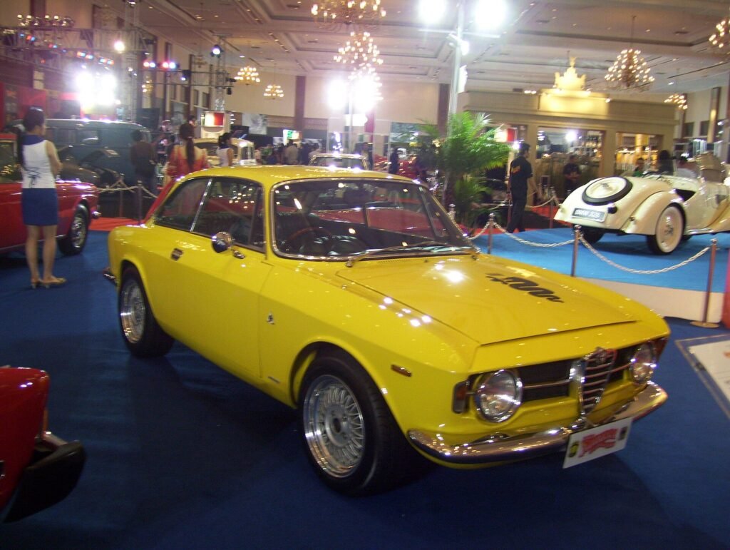 Alfa Romeo GT 1300 Junior photo