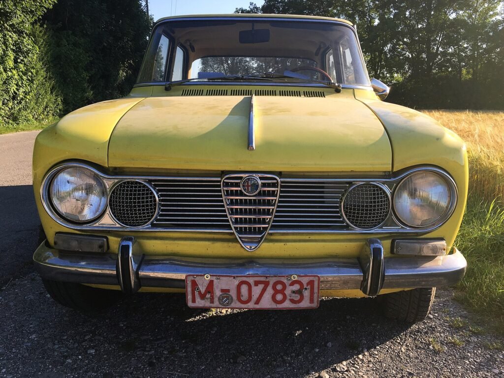 Alfa Romeo Giulia 1300 Ti photo