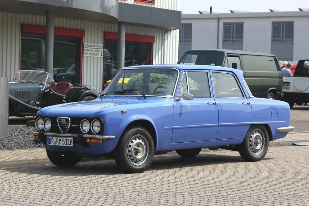 Alfa Romeo 1750 GTV photo