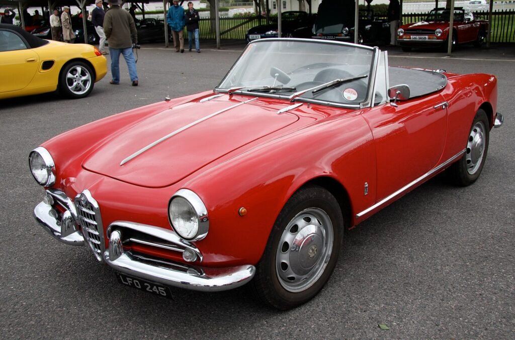 Alfa Romeo Giulietta Spider photo