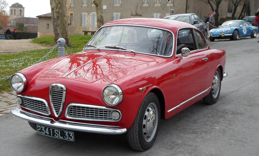 Alfa Romeo Giulietta Sprint photo