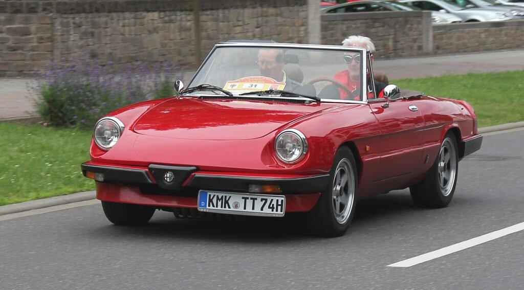 Alfa Romeo Spider photo