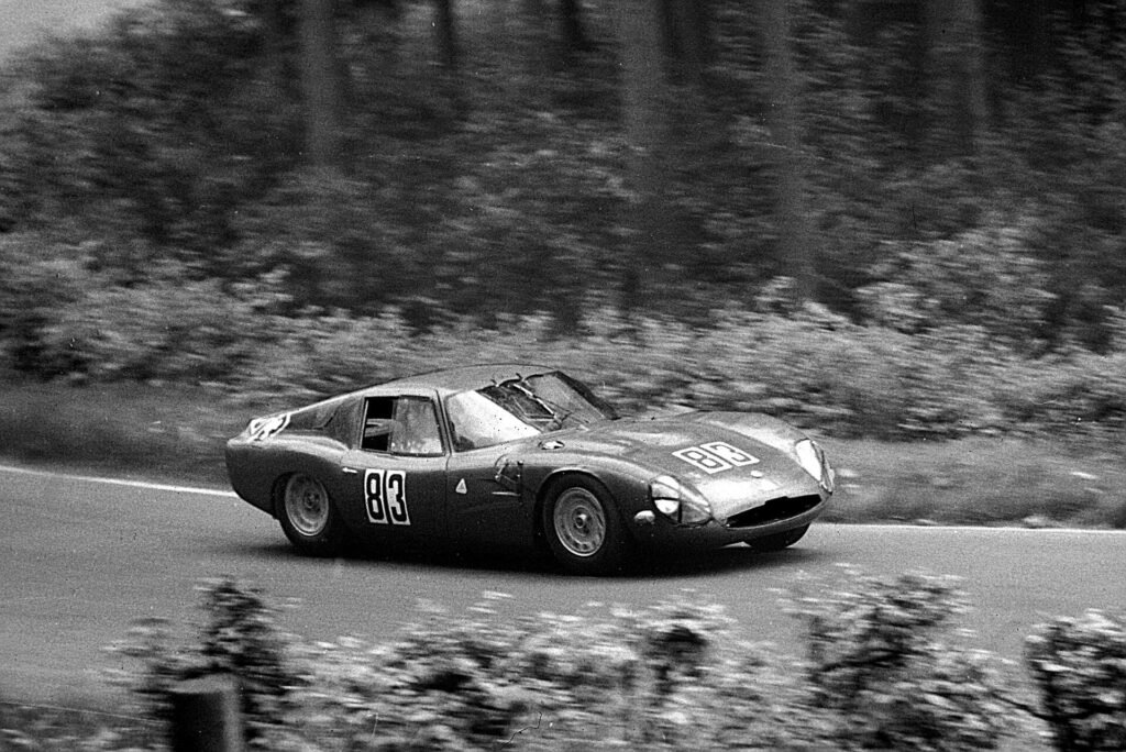 Alfa Romeo Giulia GT photo