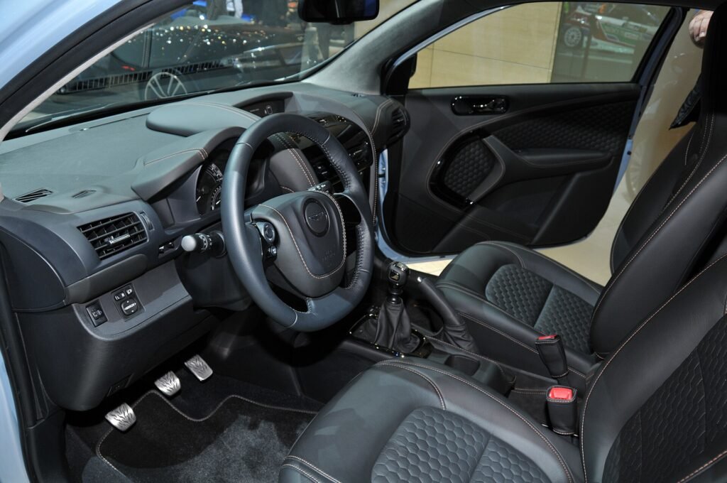 Aston Martin Cygnet photo