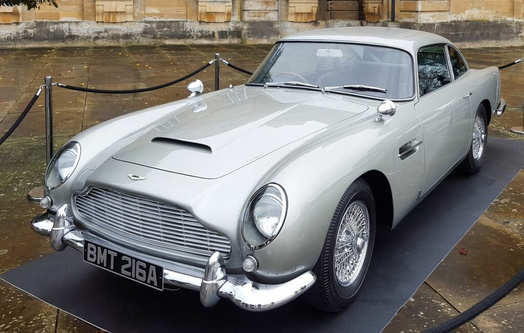 Aston Martin DB5 photo