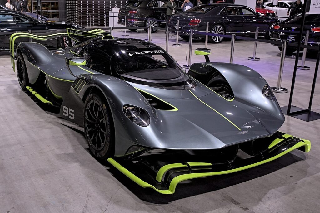 Aston Martin Valkyrie photo