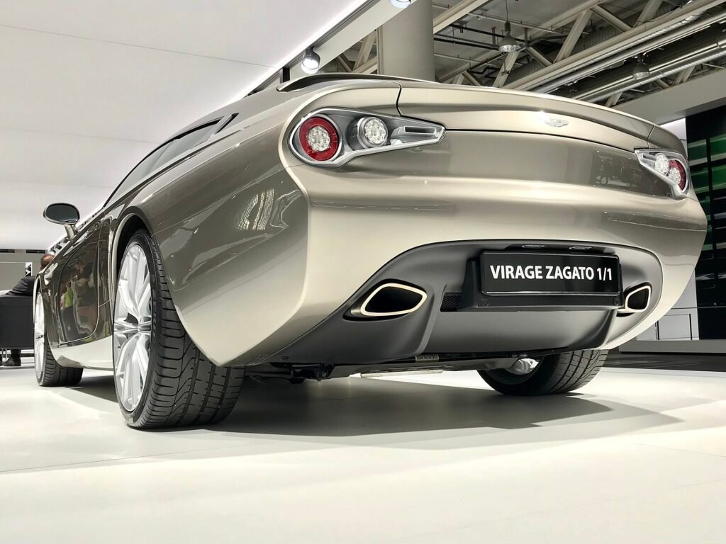 Aston Martin Virage photo