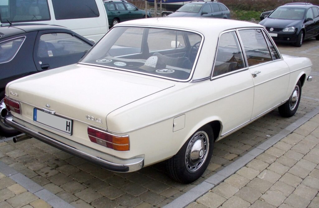 Audi 100 LS photo