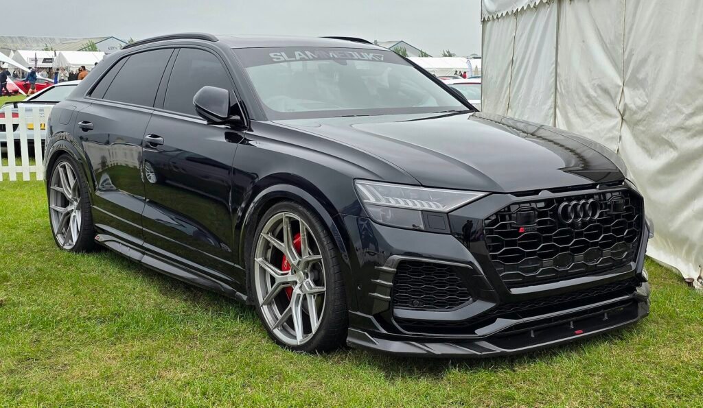 Audi RSQ8 photo