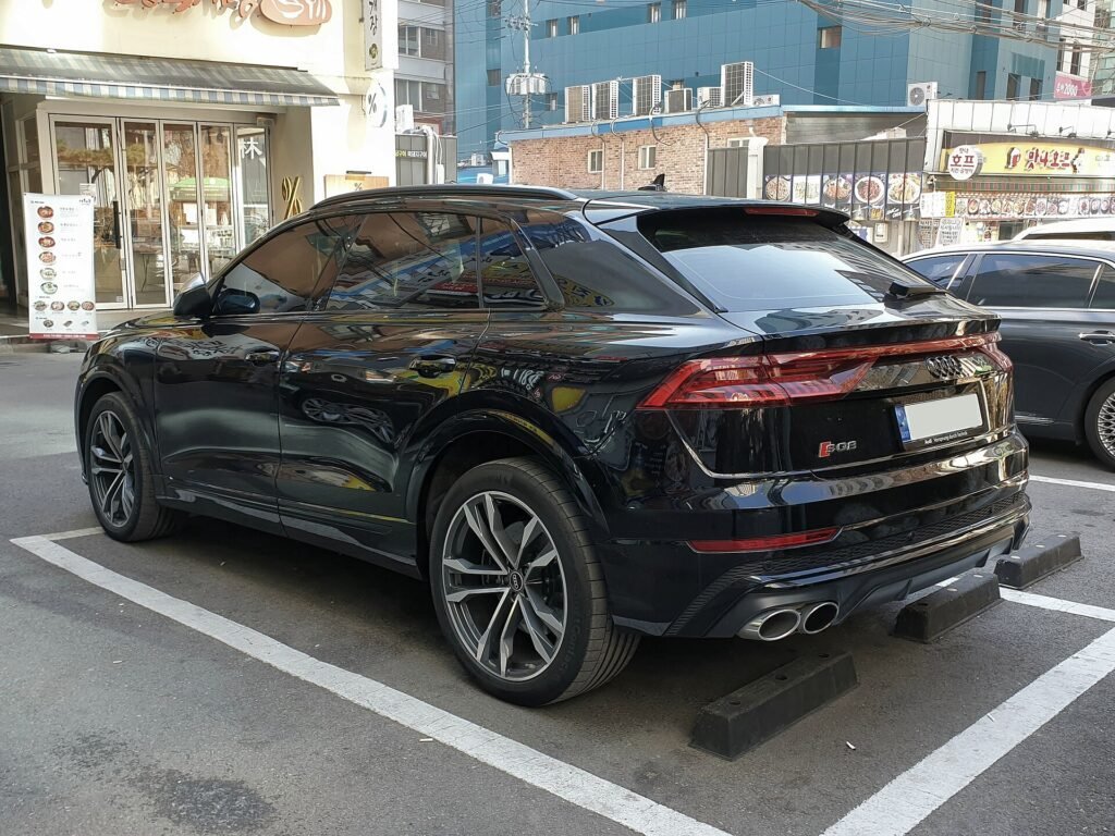 Audi SQ8 photo
