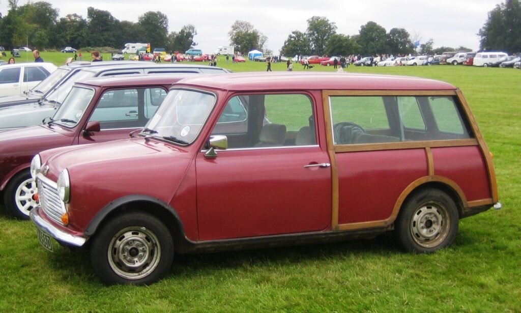 Austin Mini Traveller photo
