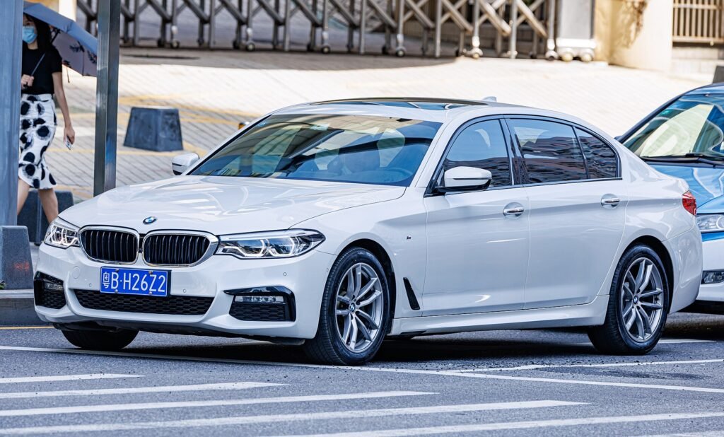 BMW 5 Series photo