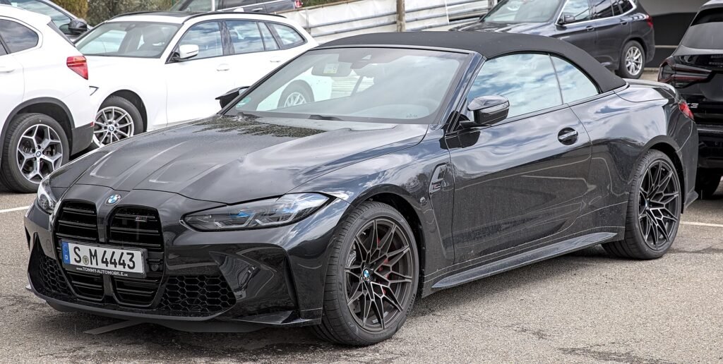 BMW M4 photo