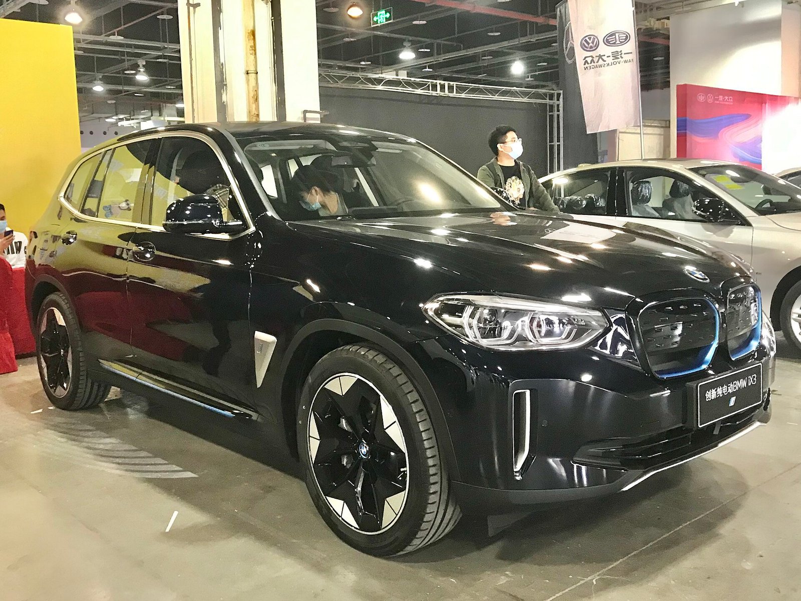 BMW iX3