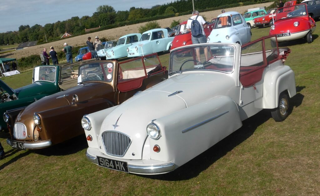 Bond Minicar photo