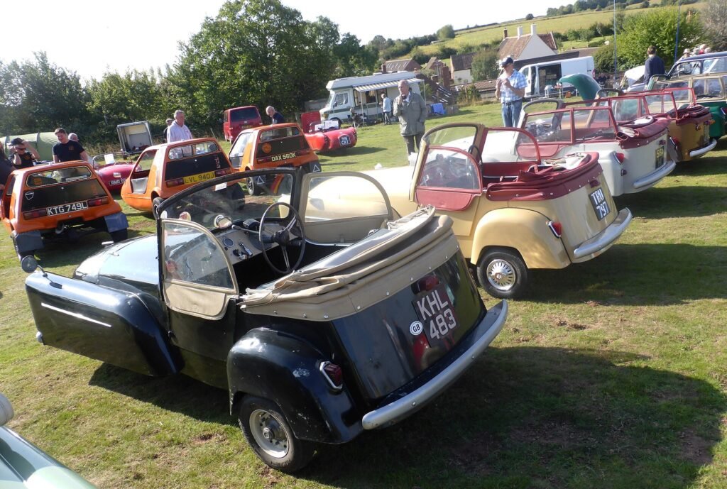 Bond Minicar photo