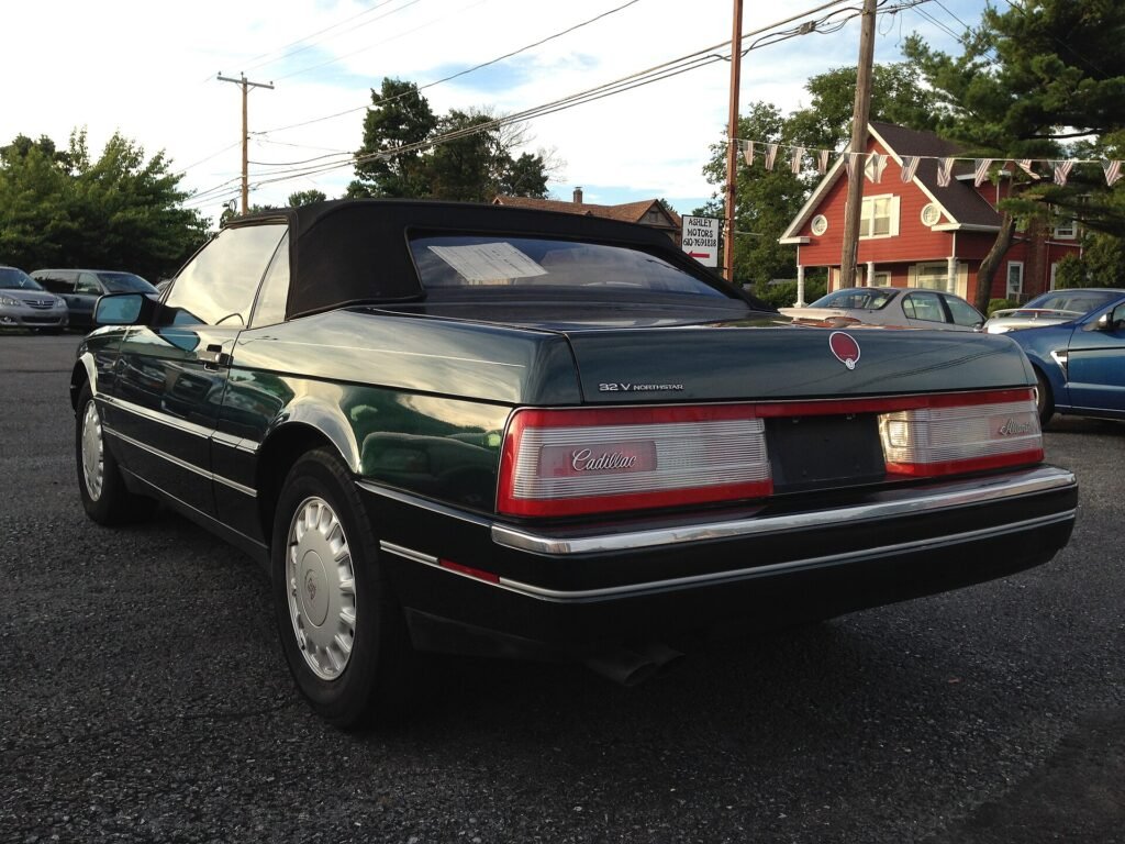 Cadillac Allante photo