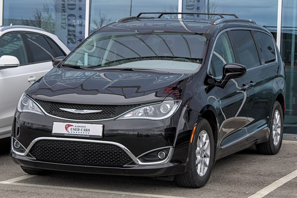 Chrysler Pacifica photo