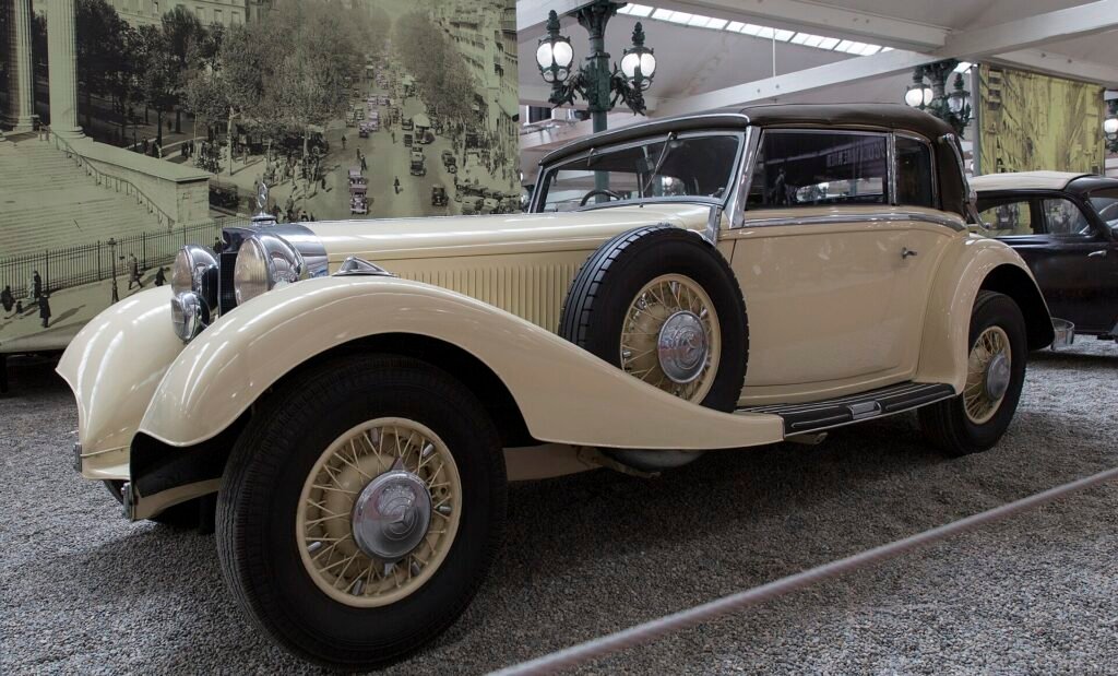 Mercedes-Benz 211 K photo