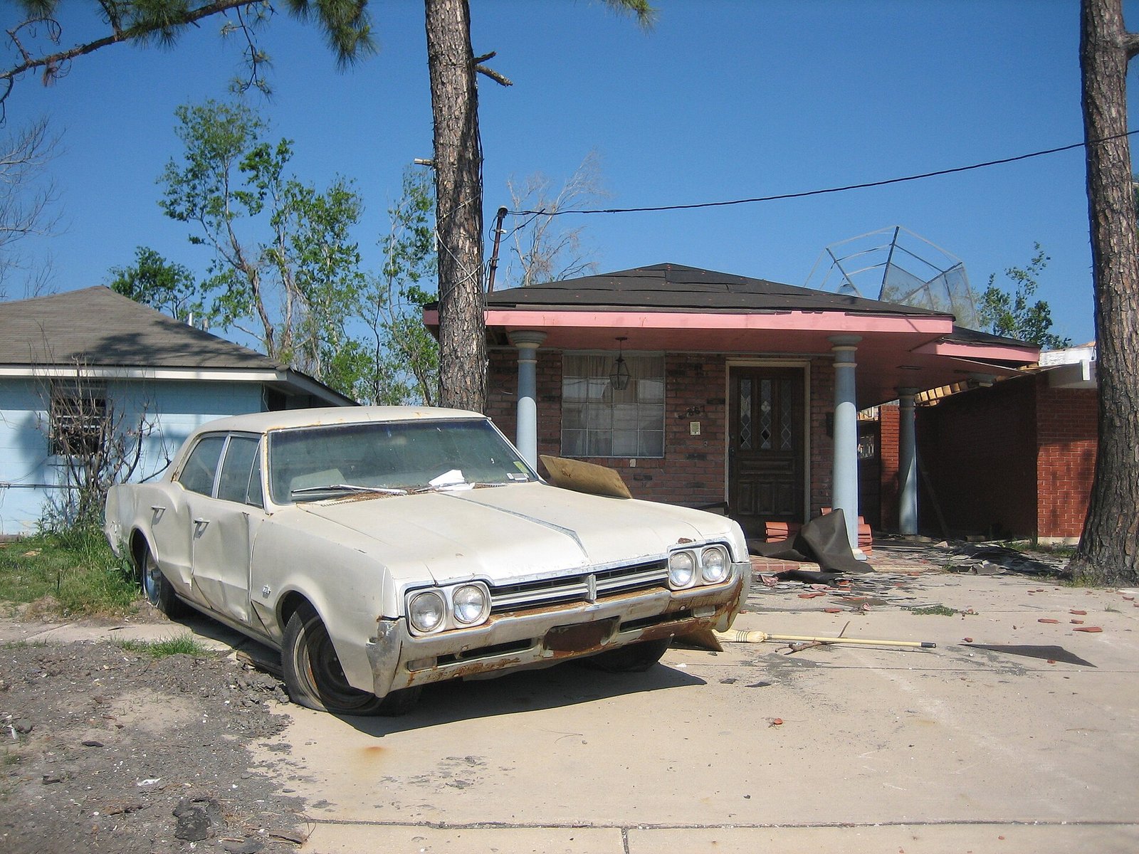 Oldsmobile F85
