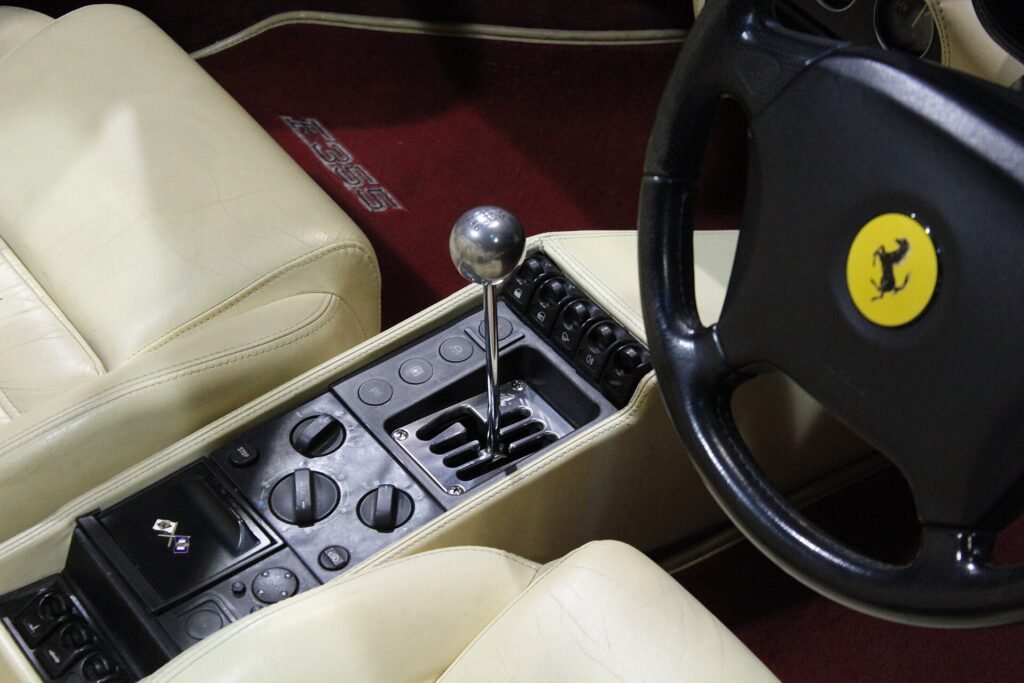 Ferrari F355 photo