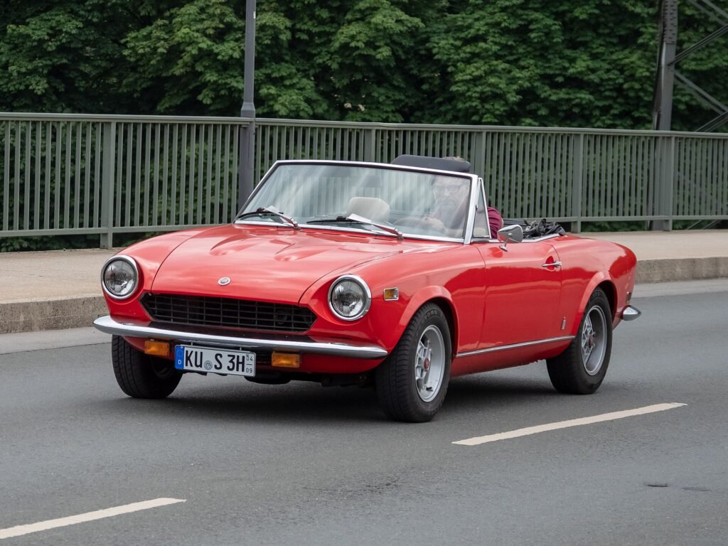 Fiat 124 Spider photo