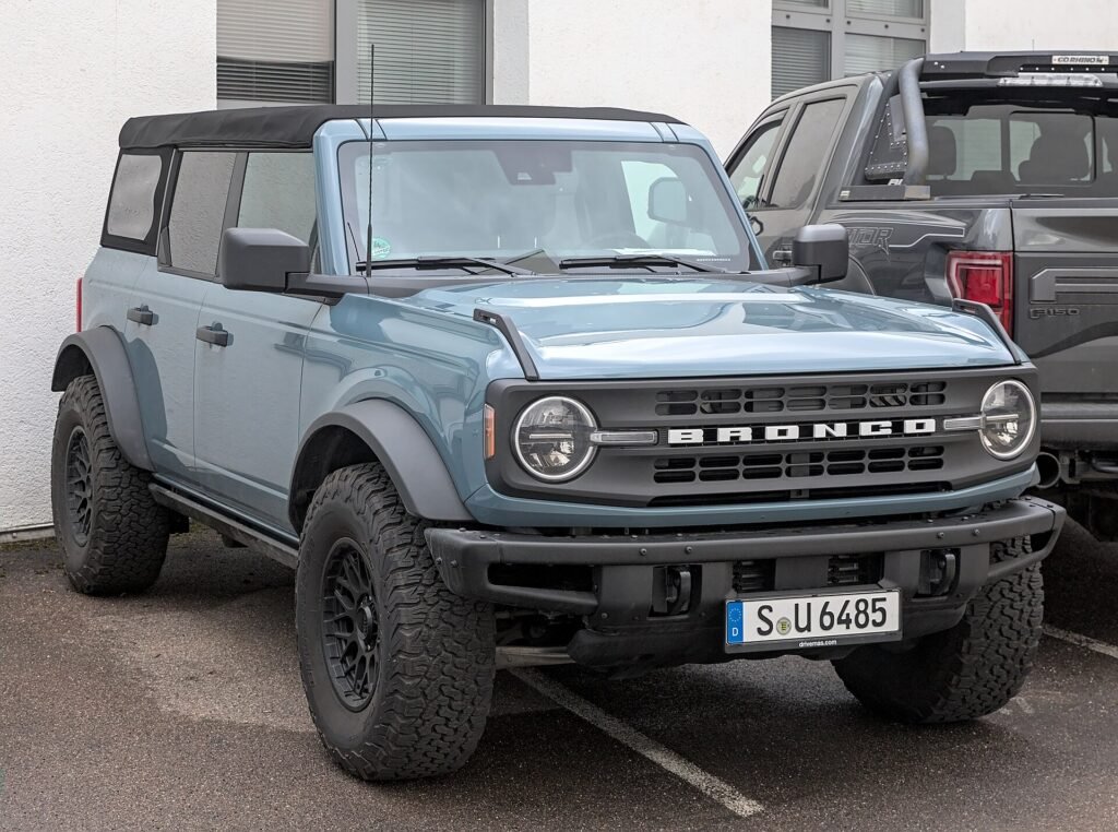 Ford Bronco photo