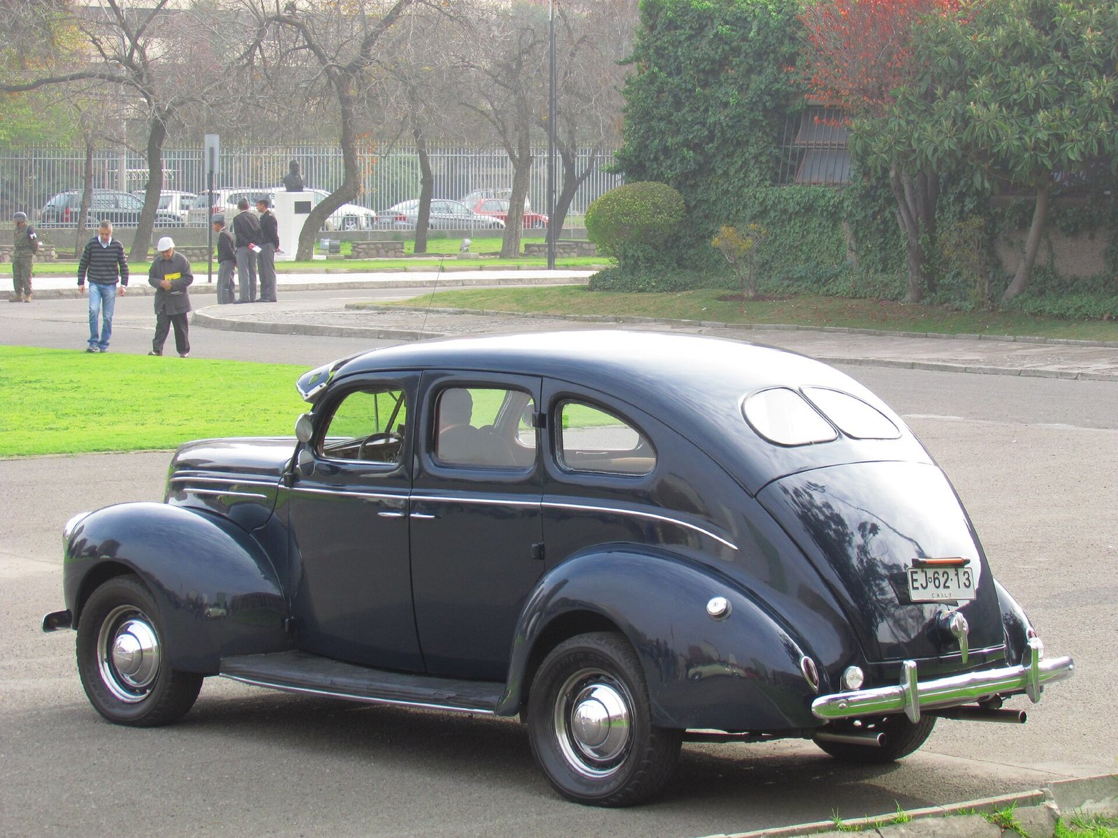 Ford Deluxe V8