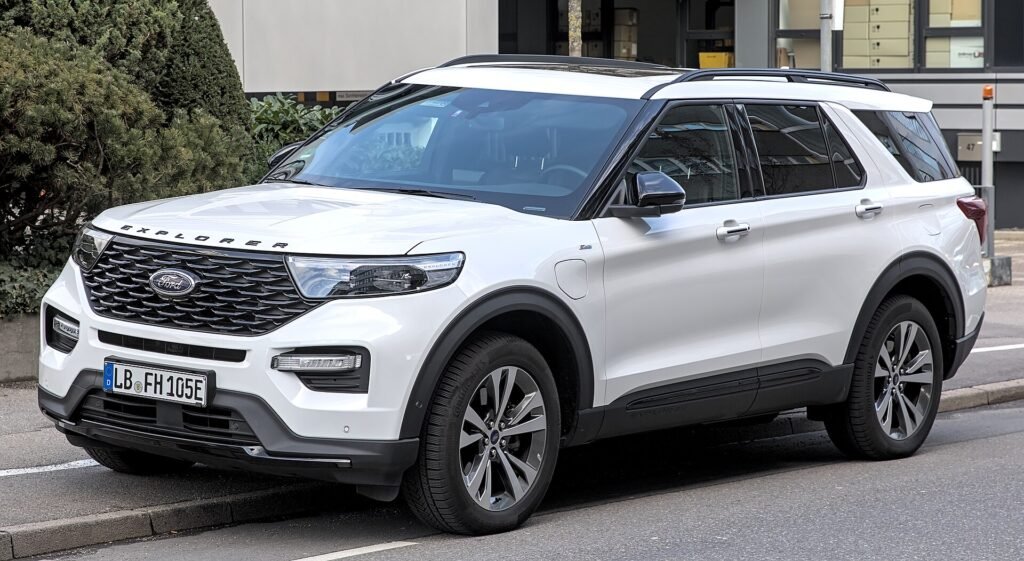 Ford Explorer photo