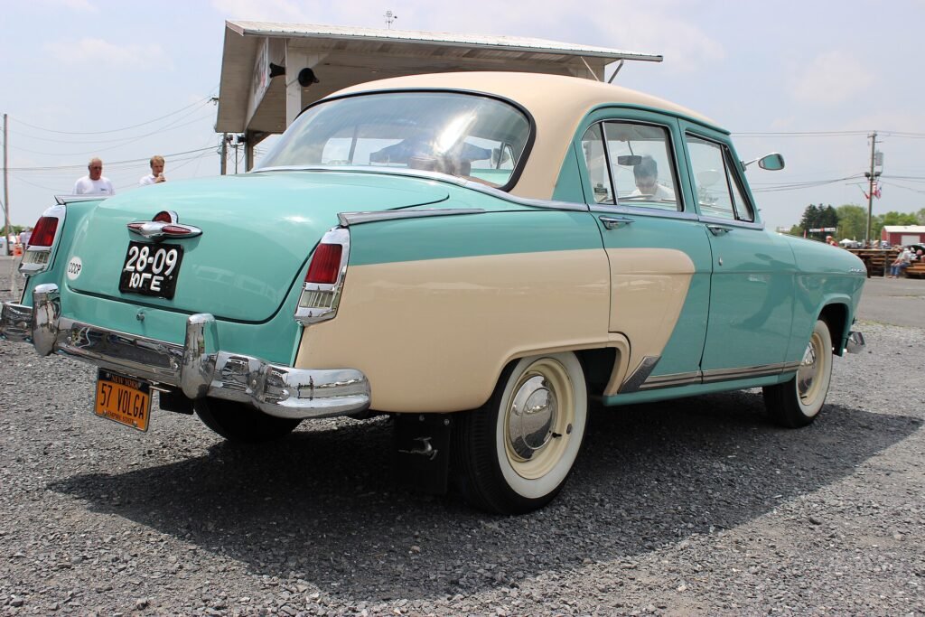 GAZ 21 photo