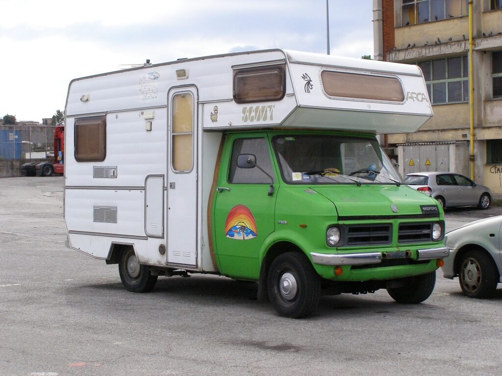 Bedford CF250 photo
