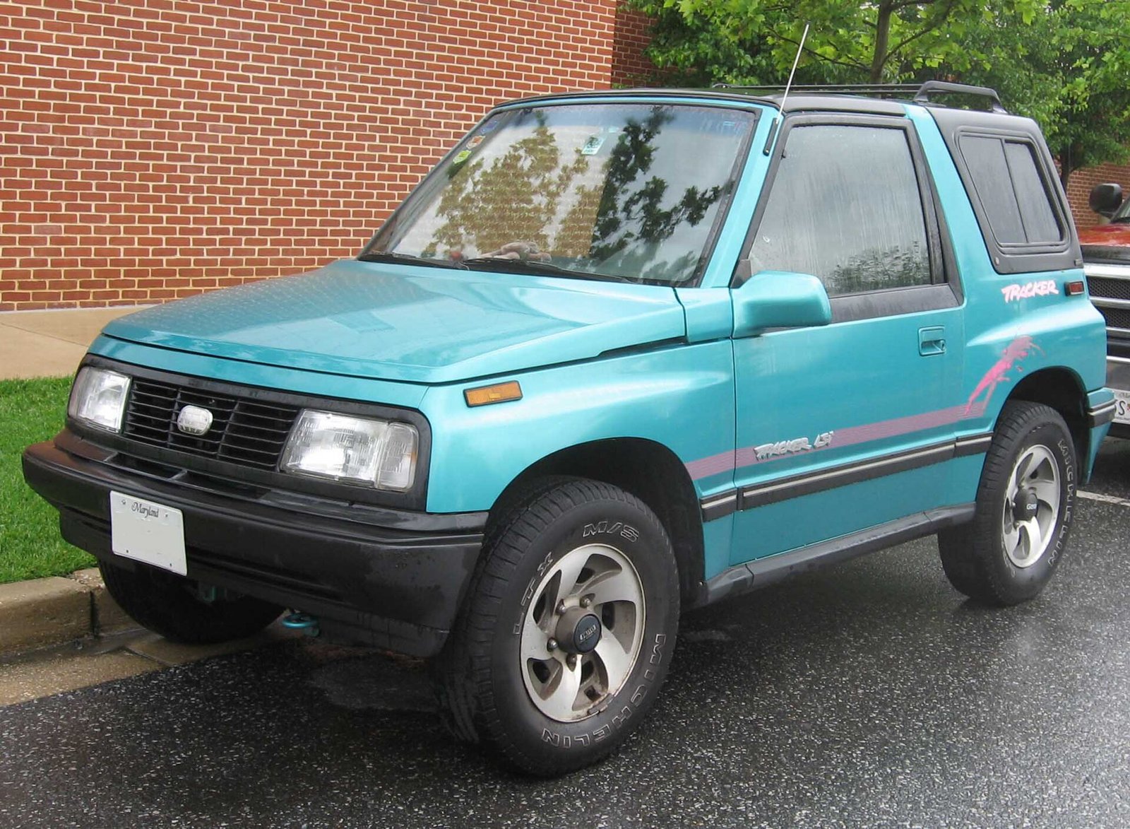 Geo Tracker Van