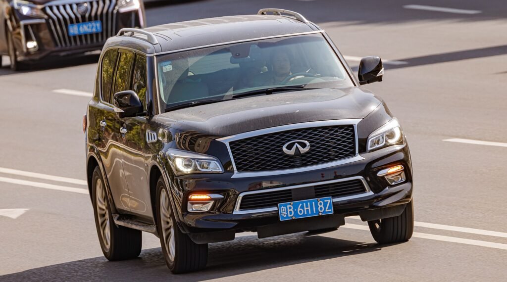 Infiniti QX80 photo