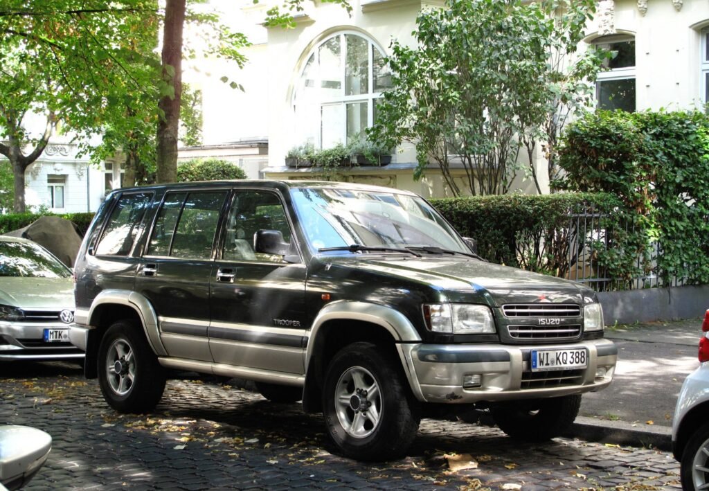 Isuzu Trooper photo