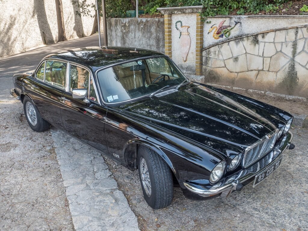 Jaguar Xj photo