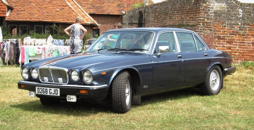 Jaguar XJ12 photo