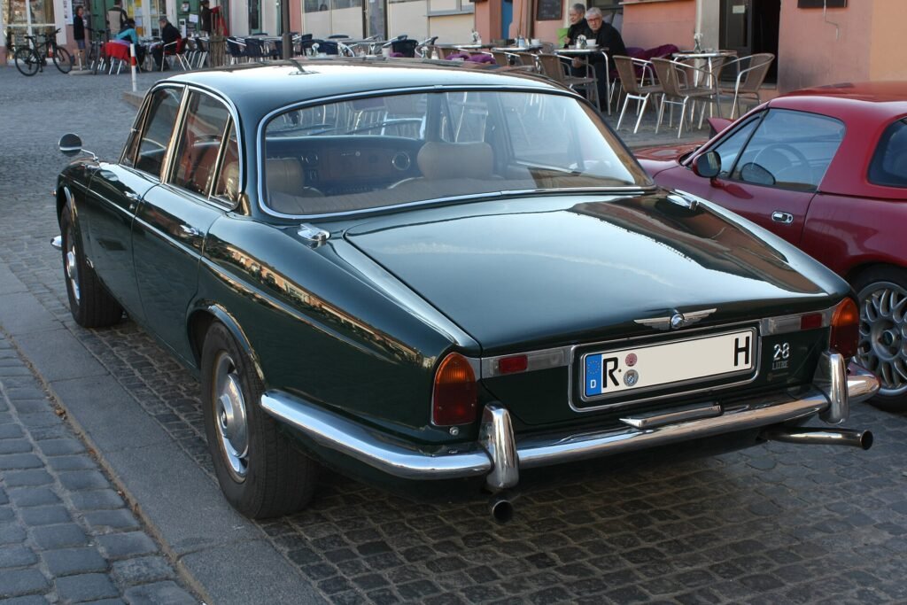 Jaguar XJ6 Series 3 photo