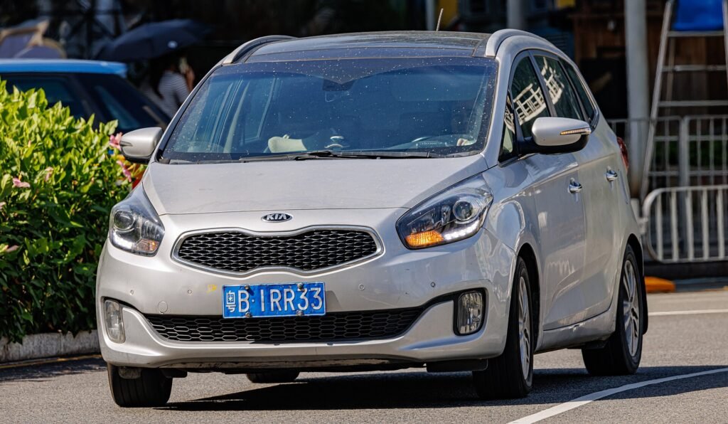 Kia Rondo photo