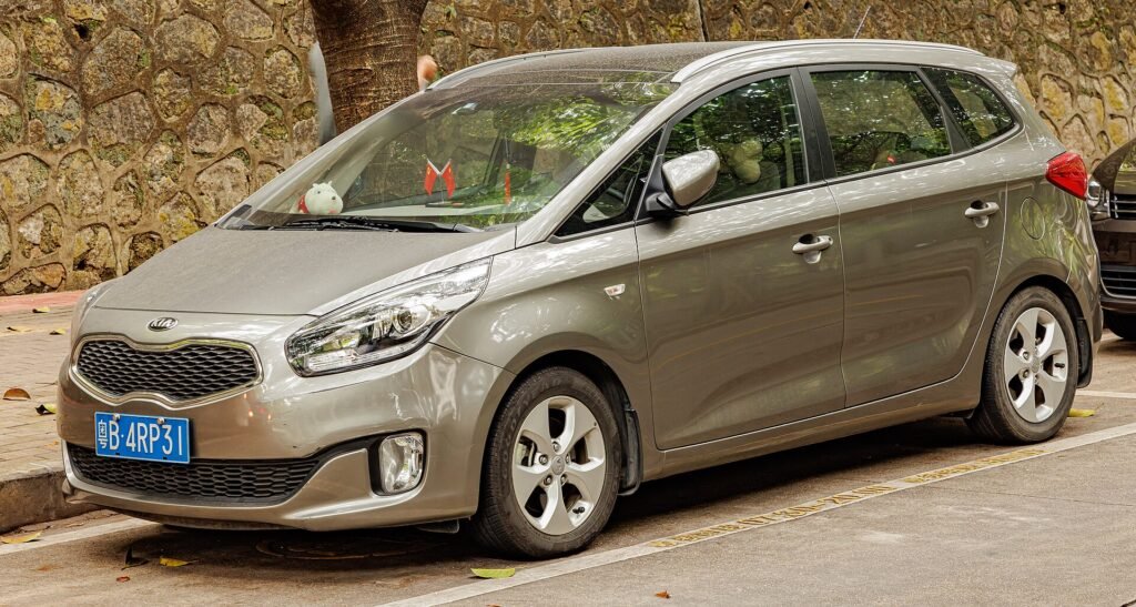 Kia Rondo photo