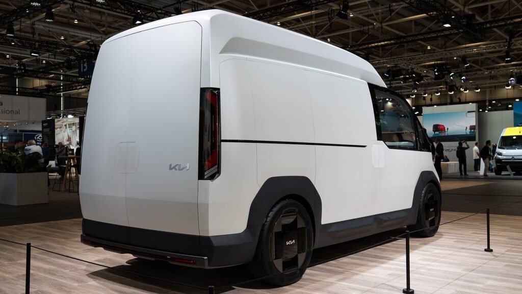 Kia PV5 photo