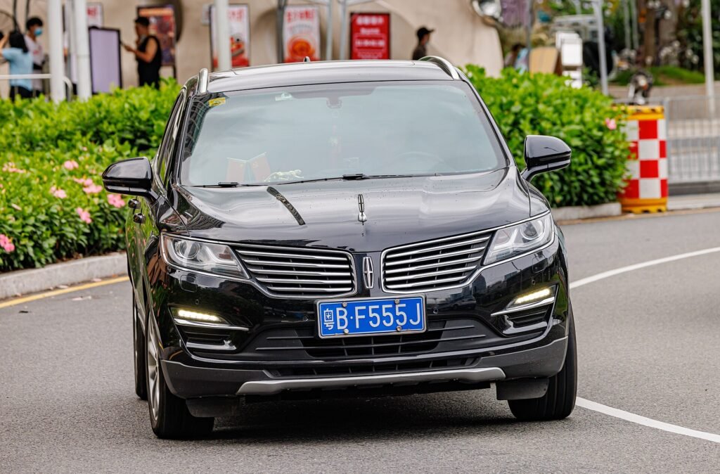 Lincoln Mkc photo