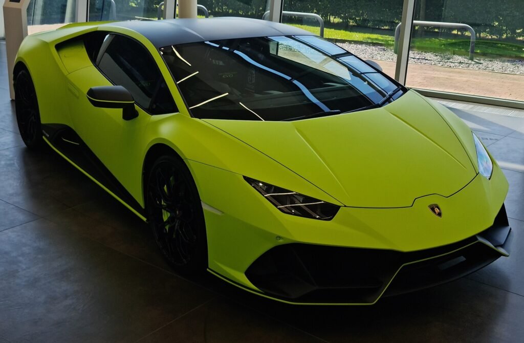 Lamborghini Huracan Evo photo
