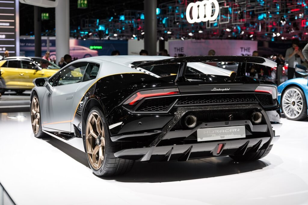 Lamborghini Huracan photo