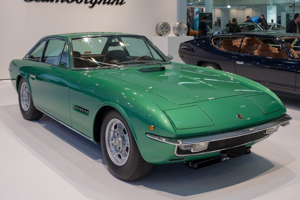 Lamborghini Islero photo