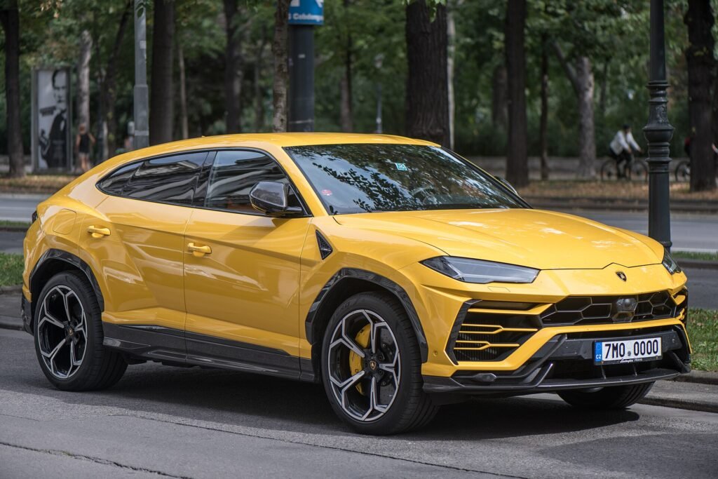 Lamborghini Urus photo