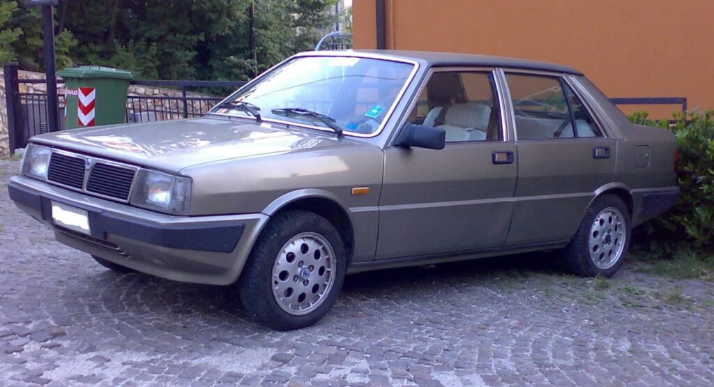 Lancia Prisma photo