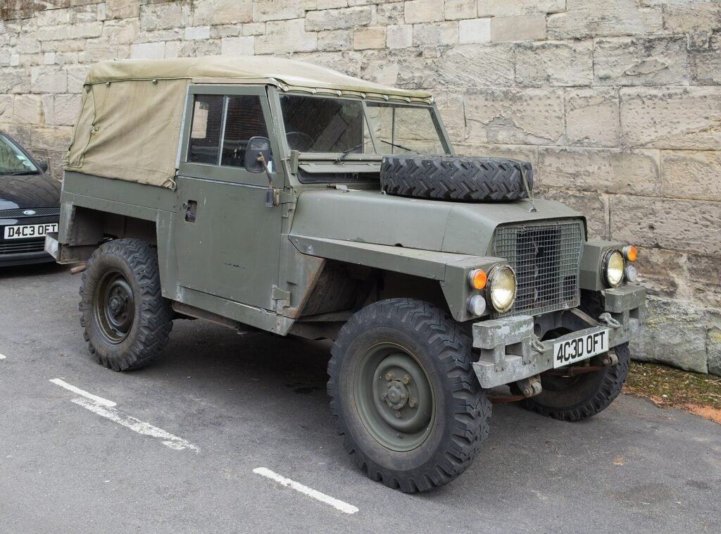 Land Rover 109 photo