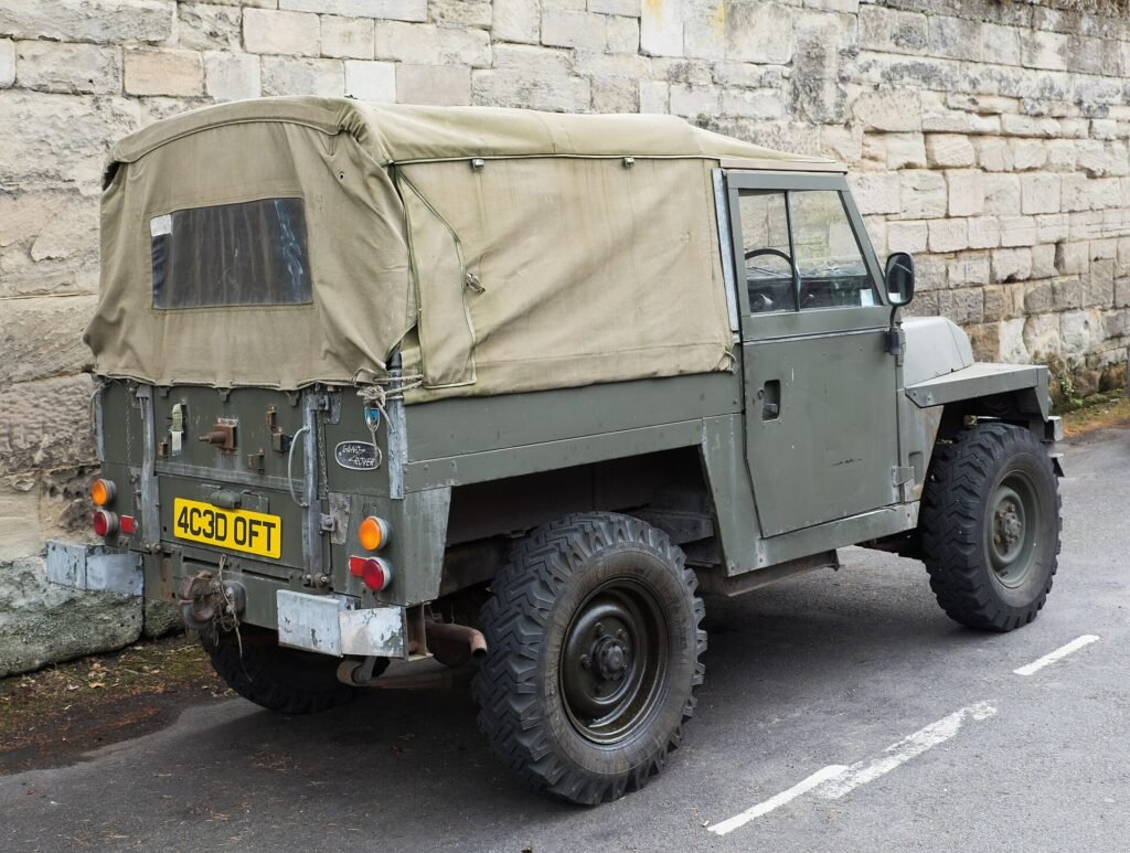 Land Rover 109 photo